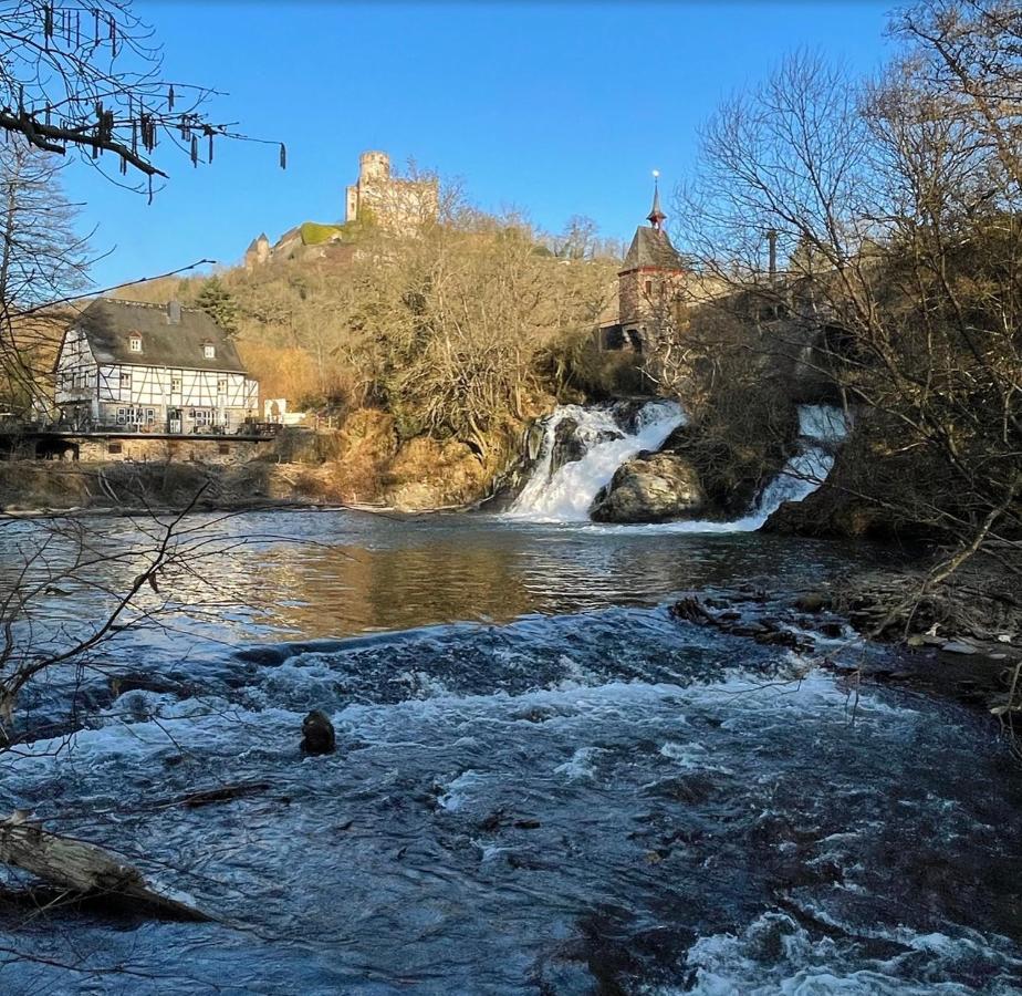 Attraktive Wohnung-Elztalidyll-Zwischen Mosel,Nuerburgring Und Burg Eltz Kollig Buitenkant foto