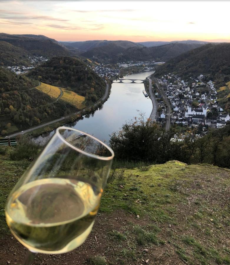 Attraktive Wohnung-Elztalidyll-Zwischen Mosel,Nuerburgring Und Burg Eltz Kollig Buitenkant foto