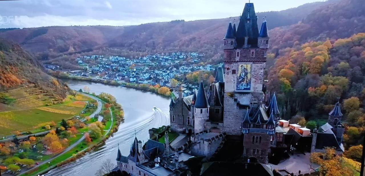 Attraktive Wohnung-Elztalidyll-Zwischen Mosel,Nuerburgring Und Burg Eltz Kollig Buitenkant foto