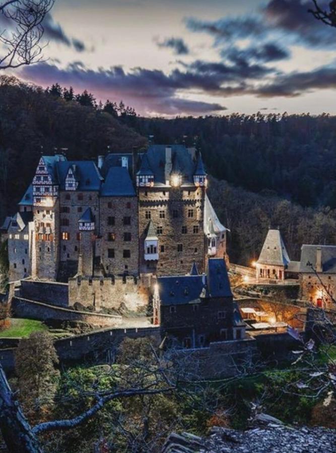 Attraktive Wohnung-Elztalidyll-Zwischen Mosel,Nuerburgring Und Burg Eltz Kollig Buitenkant foto