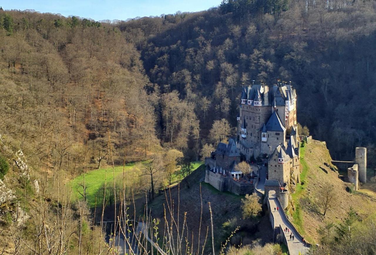 Attraktive Wohnung-Elztalidyll-Zwischen Mosel,Nuerburgring Und Burg Eltz Kollig Buitenkant foto