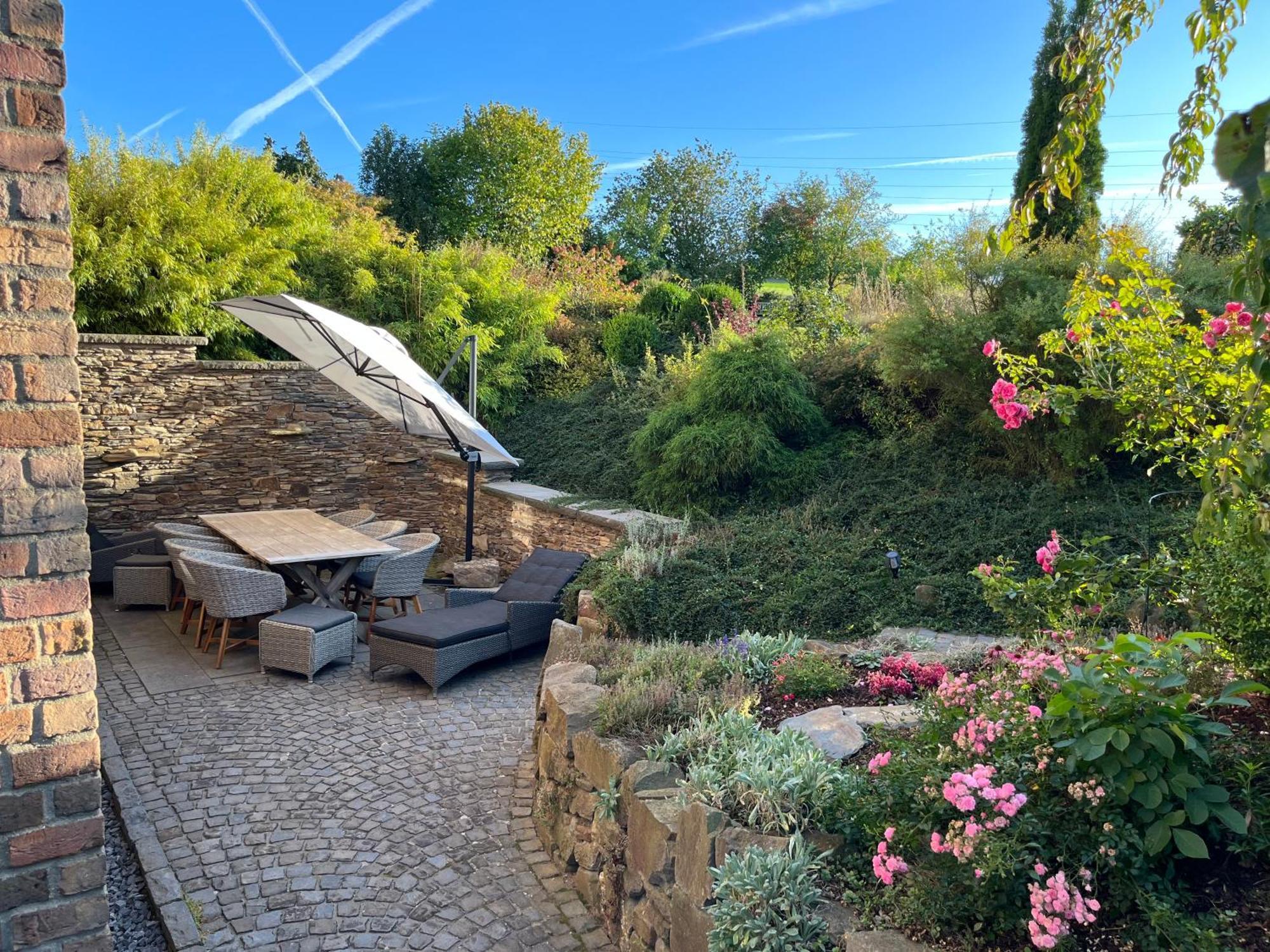 Attraktive Wohnung-Elztalidyll-Zwischen Mosel,Nuerburgring Und Burg Eltz Kollig Buitenkant foto
