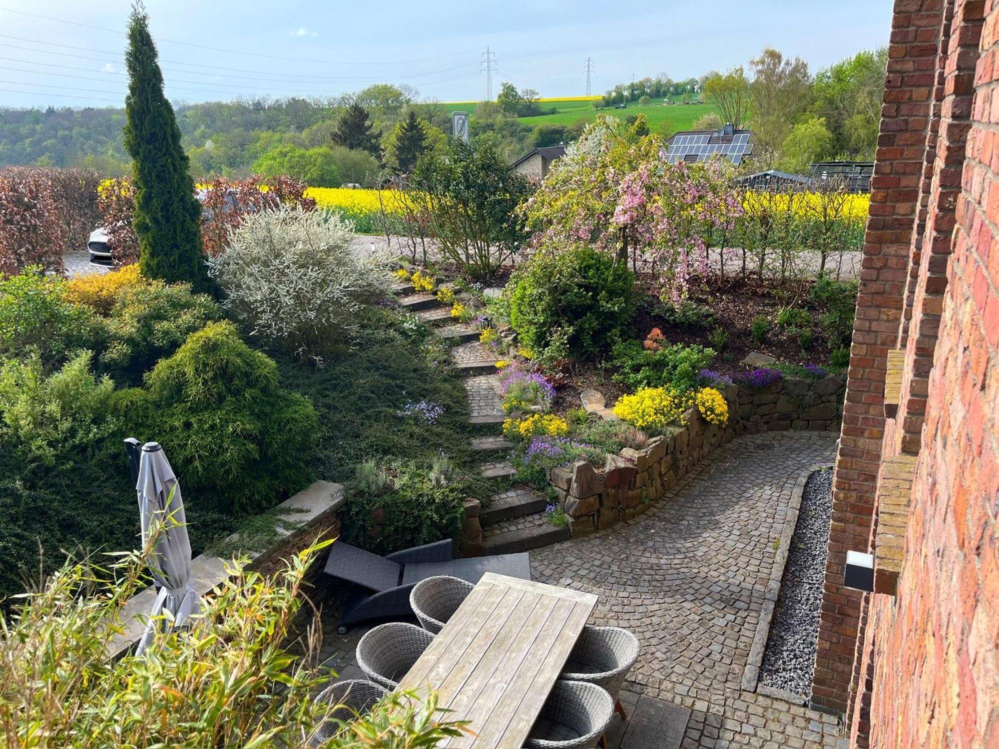 Attraktive Wohnung-Elztalidyll-Zwischen Mosel,Nuerburgring Und Burg Eltz Kollig Buitenkant foto